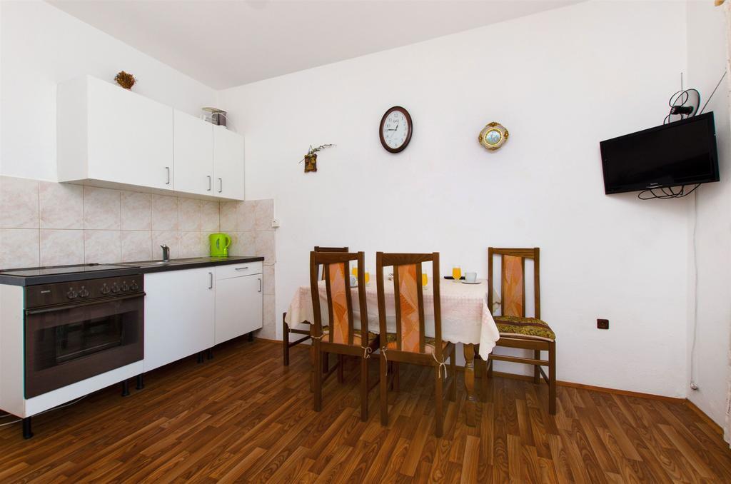 Apartments Ban Dugi Rat Esterno foto